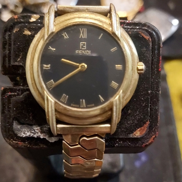 VINTAGE Y2K Fendi Women's Watch - Picture 2 of 8